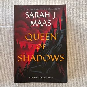 Queen of Shadows Hardcover Novel